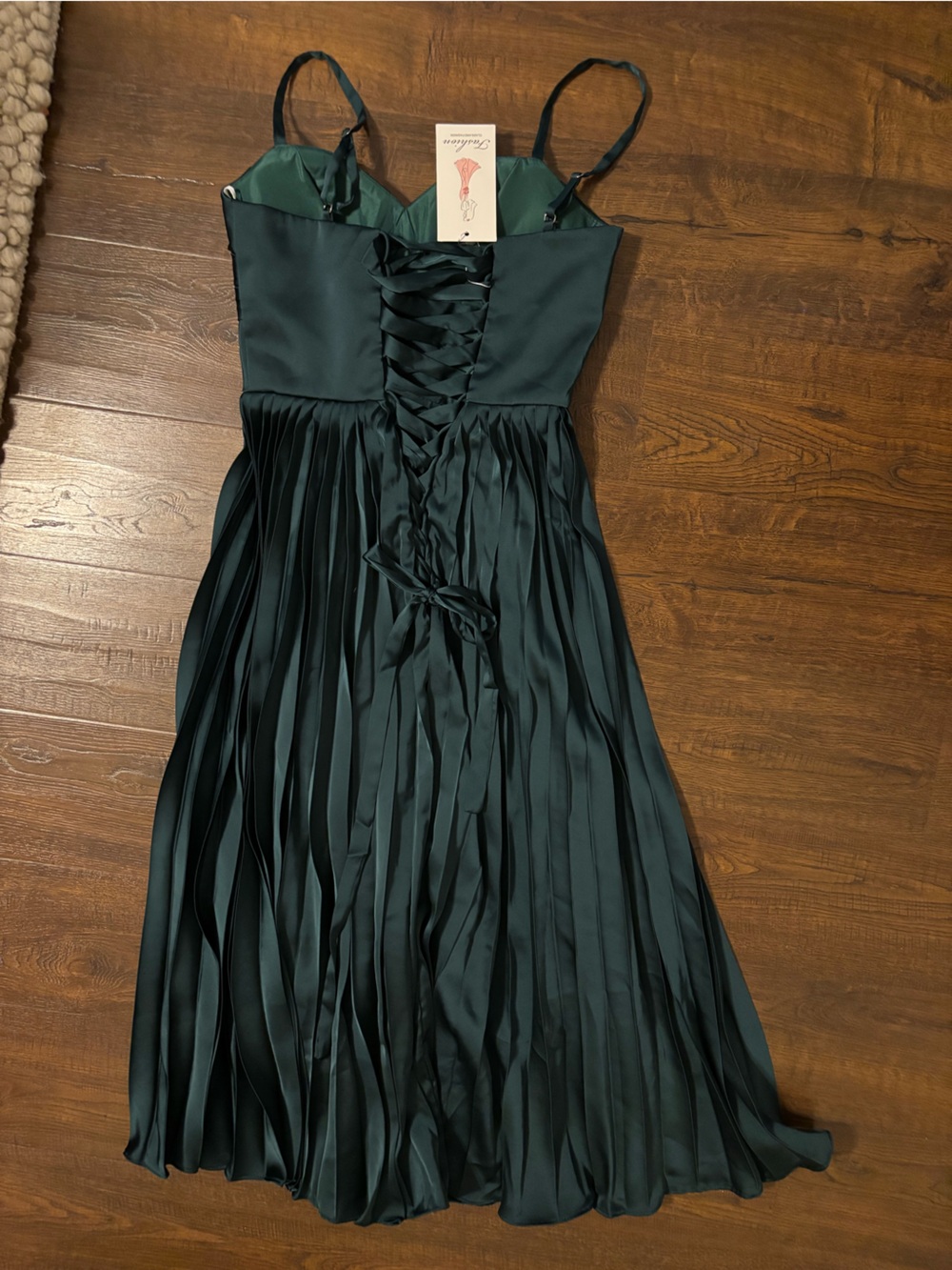 Emerald Green Pleated Spaghetti-Strap Midi Dress - Picture 8 of 9